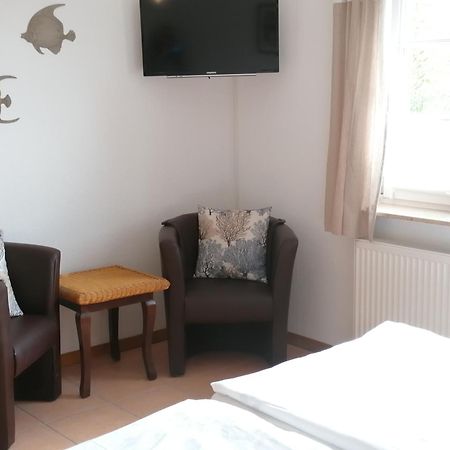 Boddenhus Auf Ruegen - Ferienwohnungen Und Pension Rappin ห้อง รูปภาพ