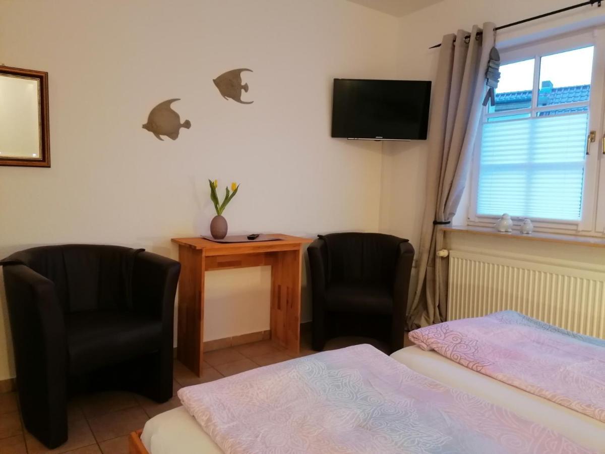 Boddenhus Auf Ruegen - Ferienwohnungen Und Pension Rappin ภายนอก รูปภาพ