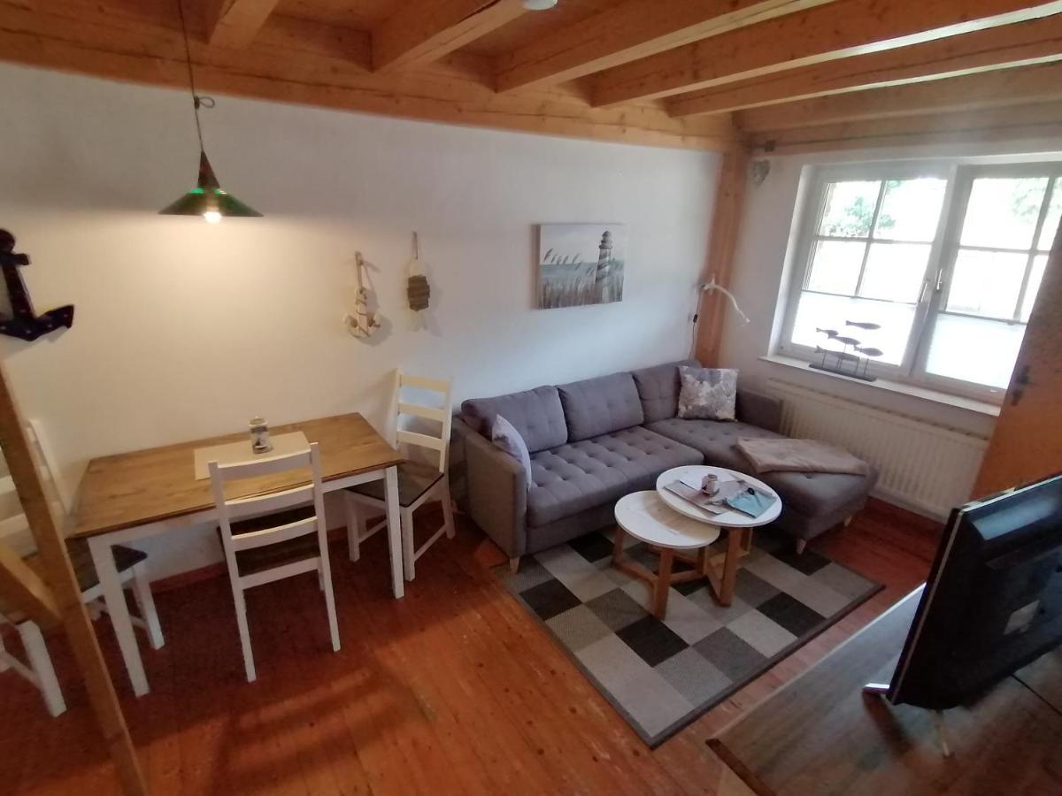 Boddenhus Auf Ruegen - Ferienwohnungen Und Pension Rappin ภายนอก รูปภาพ
