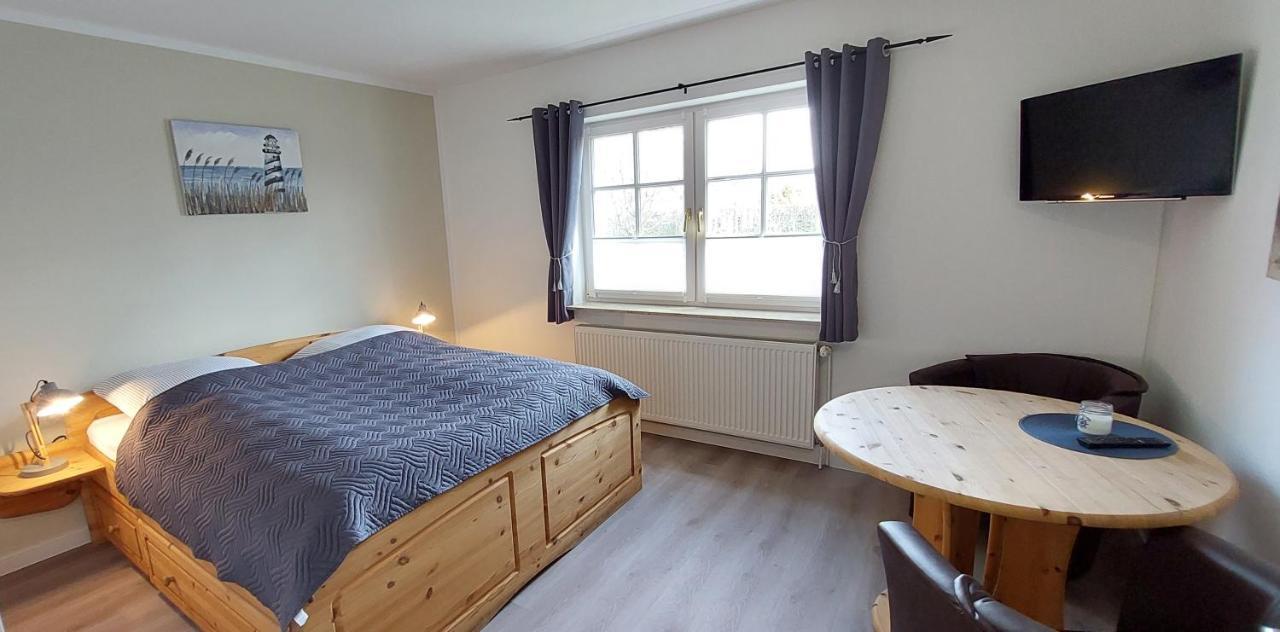 Boddenhus Auf Ruegen - Ferienwohnungen Und Pension Rappin ภายนอก รูปภาพ