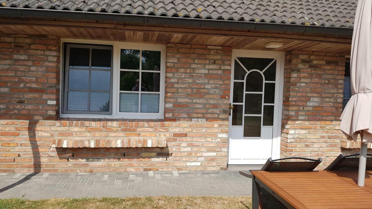 Boddenhus Auf Ruegen - Ferienwohnungen Und Pension Rappin ภายนอก รูปภาพ